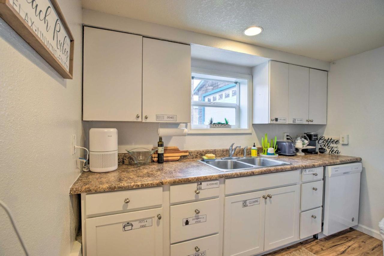 Rockaway Beach Condo - Beach Access Nearby! 外观 照片